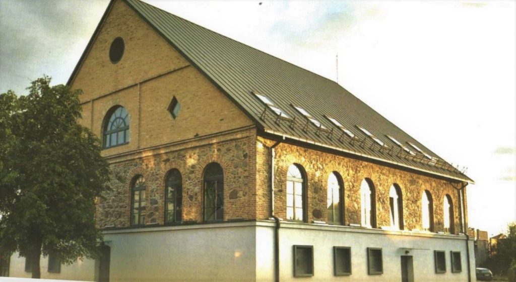 Kovo 24 d. po šešis metus trukusios rekonstrukcijos darbų iškilmingai atidaryta Kupiškio rajono savivaldybės viešoji biblioteka buvusioje Kupiškio Didžiojoje sinagogoje.